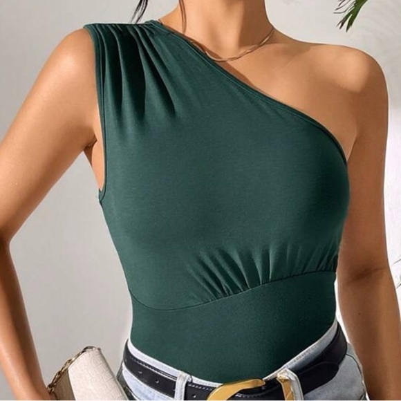 SHEIN || off shoulder top - Picture 1 of 9